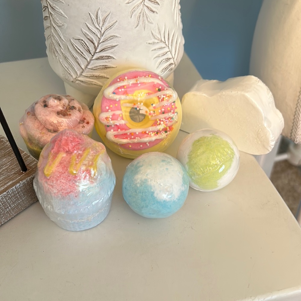 NEW IN THE BAG - Bath Bombs Gift Set